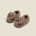 Zapatos de princesa de felpa marrón para niños con lazo grande y correa elástica - Longitud Interior 11cm / Estilo Decorado con Lazo (M22MBX2608) / Caqui