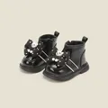 Elegante schwarze Baby-Lacklederstiefel mit modischen gepunkteten Schleifen und Bären - Innenlänge 11.5cm / Schwarz