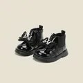 Kleinkinder Mädchen Prinzessinnenstiefel aus schwarzem Lackleder mit Schleife M - Innenlänge 11.5cm / Schwarz