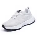 Sneakers bianche in mesh traspirante per donne e ragazze con suola spessa e robusta - 31 / Bianco