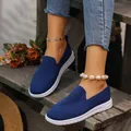 Comode sneakers slip-on da donna in maglia blu scuro con spessa suola bianca - Blu