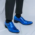 Scarpe eleganti da uomo blu lucide a punta con finitura metallica e tacco largo - Blu