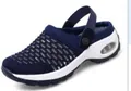 Atmungsaktive marineblaue Mesh-Clogs mit dicker Plateausohle und Luftpolsterung. - 35 / Blau