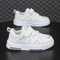 Chaussures de sport en mesh blanc respirant pour enfants avec fermeture à scratch - 28 / Blanc