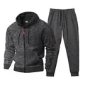Vista detallada del conjunto de chándal para hombre de forro polar gris con capucha - Gris oscuro