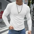 Detailaufnahme eines weißen langärmeligen Herren-Sweatshirts mit Waffelstruktur - Weiß