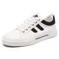 Weiße Low-Top-Herren-Sneaker für Freizeit mit schwarzen Streifen und flacher Sohle - 38 / Beige (25111)