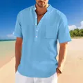 Detalle de camisa Henley azul claro para hombre con cuello mao y textura de lino - S / Tops / Azul cielo