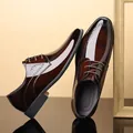 Zapatos brogue de hombre elegantes en cuero charol marrón y blanco - 38 / Estilo de Negocios de Charol (573-1 Charol) / Marrón