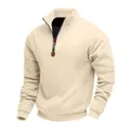 Detailansicht eines cremefarbenen Herren-Sweatshirts mit halbem Reißverschluss und Stehkragen - S / Oberteile / Aprikose