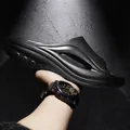 Leichte schwarze Sport-Sandalen für Herren für den Sommer am Strand, rutschfestes Design. - Schwarz