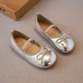 Silberne Mädchen-Prinzessinnen-Ballerinas mit Schleife und weicher Sohle - Größe 23 (Innen 14,5cm) / Silber