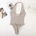 Eleganter khakifarbener Halterneck-Bodysuit zur Bauchkontrolle mit nahtlosem Mesh-Design - Khaki