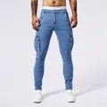 Jeans cargo da uomo slim fit azzurri con design pratico a tasche multiple - Azzurro