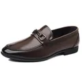 Mocasines clásicos de cuero marrón oscuro para hombre con bocado metálico y acabado pulido - 38 / Mocasines (21566) / Marrón