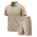 Detailansicht eines jacquardgestrickten Polo-Shirts und Shorts-Sets für Herren - S / Oberteil und Hose / Khaki