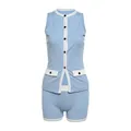 Hellblaues ärmelloses Set mit geknöpftem Oberteil und schmalen Shorts mit weißem Saum - Oberteil Und Unterteil / S / Blau
