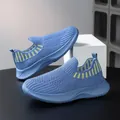 Zapatos de correr azules transpirables para niños con rayas amarillas y suela goma - Azul