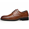Zapatos de vestir clásicos de cuero marrón para hombre, transpirables y calados - 38 / Marrón