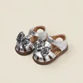 Silberne Baby-Sandalen für Mädchen mit funkelnden Pailletten-Schleifen und Klettverschluss - Größe 16 / Innen 12.5cm / Silber