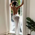 Vestido largo sexy sin espalda transparente a rayas para mujer con ajuste ceñido en blanco - Blanco