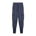 Vue détaillée du pantalon cargo de sport bleu marine avec cordon et poches utiles - Bleu marine