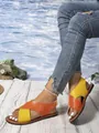 Sandalias playeras planas con correas cruzadas en naranja y amarillo para mujer, punta redonda - Amarillo y Naranja