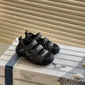 Close-up of children's grey wading sandals with mesh upper and velcro straps - Size 25 (Inner Length 15.5cm) / Black