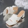 Eleganti sandali a pantofola in maglia bianca con tacco largo e punta quadrata donna - 35 / Bianco