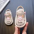 Sandali beige per neonati con simpatica toppa a forma di coniglio e suola in gomma morbida - Beige