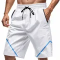 Dettaglio di pantaloncini sportivi bianchi ad asciugatura rapida con strisce - Taglia S / Pantaloni e gonne / Bianco