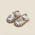 Stilvolle silberne Kleinkind-Mädchensandalen mit süßer Schleife und Perle für Sommer - Silber