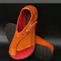 Vintage orange leather toe-loop sandals with adjustable buckle strap and non-slip sole - 35 / Orange