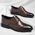 Eleganti scarpe derby da uomo in pelle marrone con punta sfumata per abbigliamento formale. - 37 / Stile per Tutte le Stagioni / Marrone