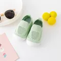 Atmungsaktive hellgrüne Mesh-Lauflernschuhe für Babys mit weichen Gummisohlen - Grün (Artikel A14)