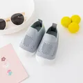 Graue atmungsaktive Mesh-Lauflernschuhe mit weichen, rutschfesten Sohlen - Grau (Artikel A14)