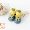 Zapatos de bebé para primeros pasos antideslizantes de punto grueso con ojos de dibujos - Green Character Snow (835)