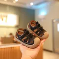Kleinkinder-Sommersandalen in Schwarz mit weicher Sohle und Zehenschutz-Design - Schwarz