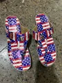 Damen Keilsandaletten mit Lochmuster-Riemen und einem modischen US-Flaggen-Muster - 38 / US-Flaggenmuster