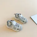 Detail of children's silver closed-toe sandals with rotating buckle lace system - Size 32 (Length 20.3cm) / Silver Gray