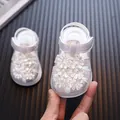 Elegante weiße Blumen-Sandalen für Baby-Mädchen mit weichen Sohlen und LED-Lichtern - Weiß LED-Licht