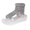 Détail de sandales compensées à plateforme en tricot gris pour femmes avec brides argentées - 35 / Gris