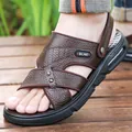 Sandalias de cuero marrón para hombre con suela antideslizante para playa y exterior - Marrón