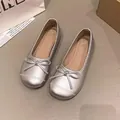 Ballerine argento da donna con fiocco delicato, scarpe basse comode da infilare per primavera. - 35 / Argento