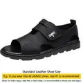 Elegantes sandalias romanas de cuero negro para hombre con logo de libélula y suela - 38 / Negro