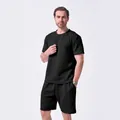 Detaillierte Ansicht des schwarzen Strick-Jacquard-Sets aus T-Shirt und Shorts für Herren - S / Oberteil Und Unterteil / Schwarz
