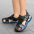 Sandales pour enfants à bout fermé avec motif camouflage bleu et fermetures velcro noires - 28 / Noir et Jaune