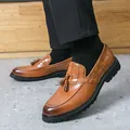 Mocassins pour hommes de style britannique marron avec glands et motif cuir de crocodile - 38 / Beige