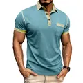 Blaues Herren-Kurzarm-Poloshirt mit dem stylischem Kontrastkragen und Taschendetail - Seegrün