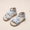 Funkelnde silberne Sandalen für Mädchen mit eleganten 3D-Schmetterlingsapplikationen - Silberner Schmetterling